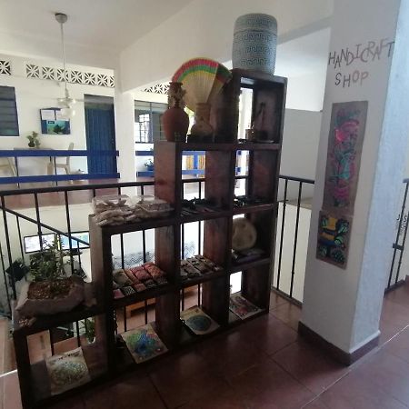 Hotel & Hostal Mayflower Пуэрто-Эскондидо Экстерьер фото
