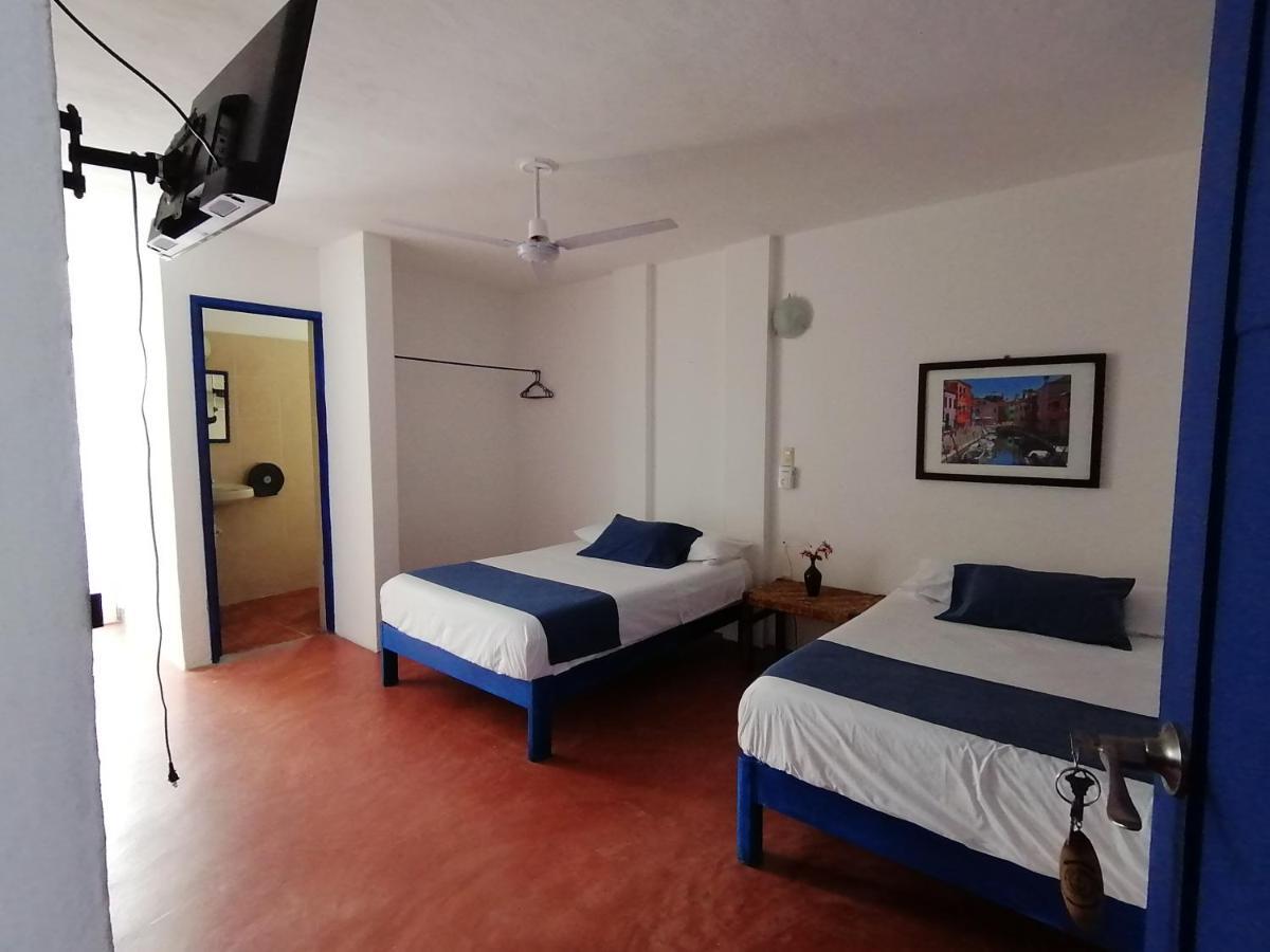 Hotel & Hostal Mayflower Пуэрто-Эскондидо Экстерьер фото